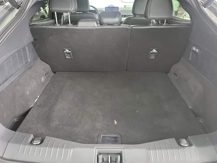 Photo 4 - Ford Mustang Mach-E