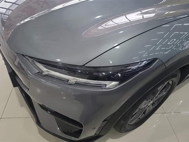 Photo 5 - Ford Mustang Mach-E