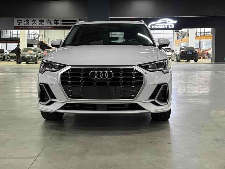 Фото 2 - Audi Q3