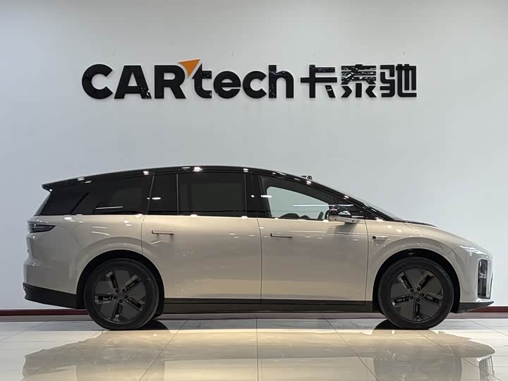 Фото 4 - LiXiang i8