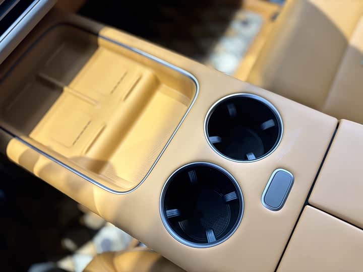 Фото 7 - LiXiang i8