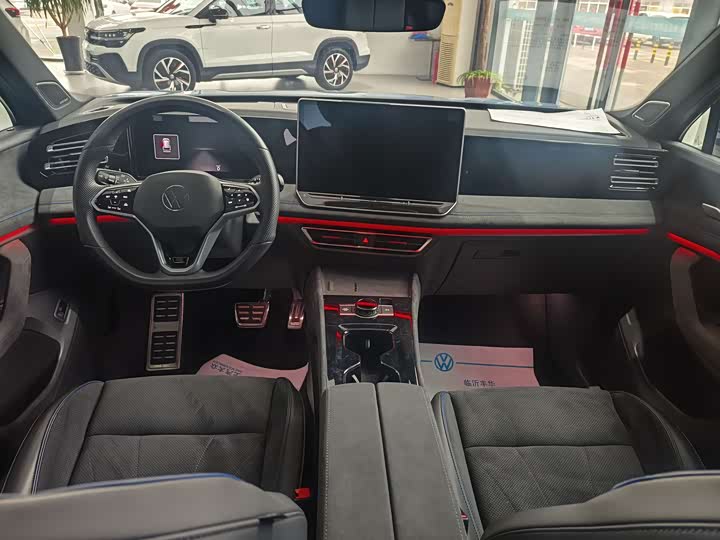 Фото 6 - Volkswagen Tiguan L Pro