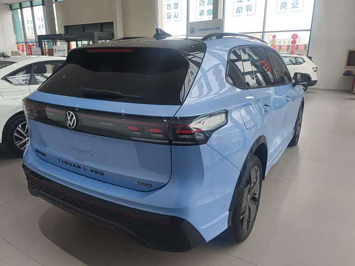 Фото 8 - Volkswagen Tiguan L Pro