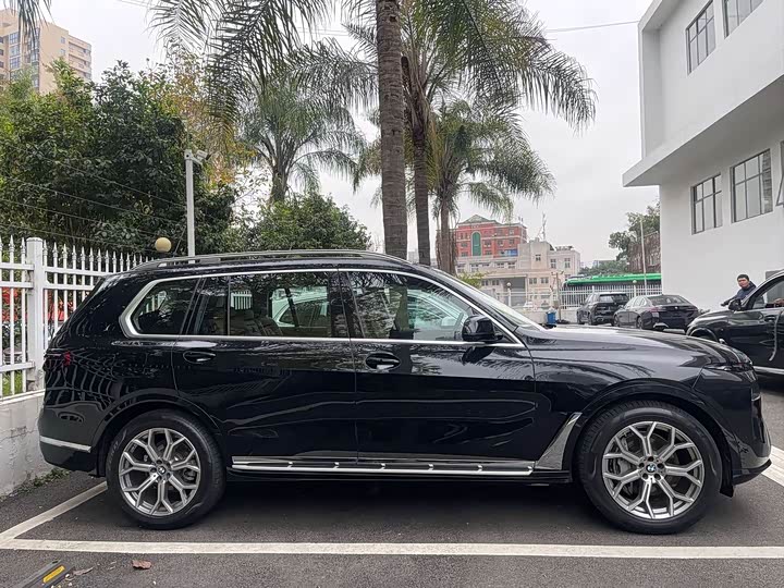 Фото 3 - BMW X7