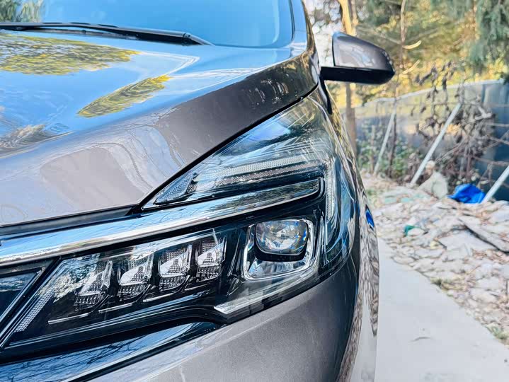 Фото 4 - Buick GL8 ES