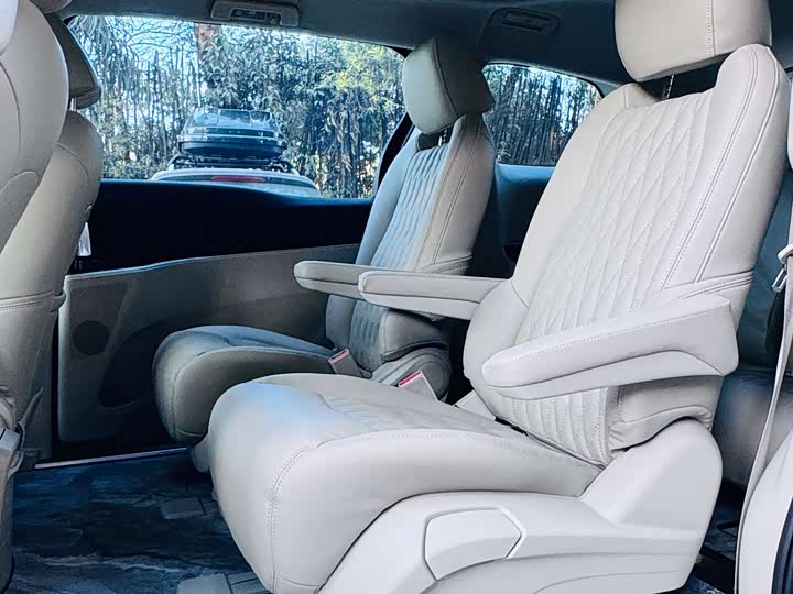 Фото 6 - Buick GL8 ES