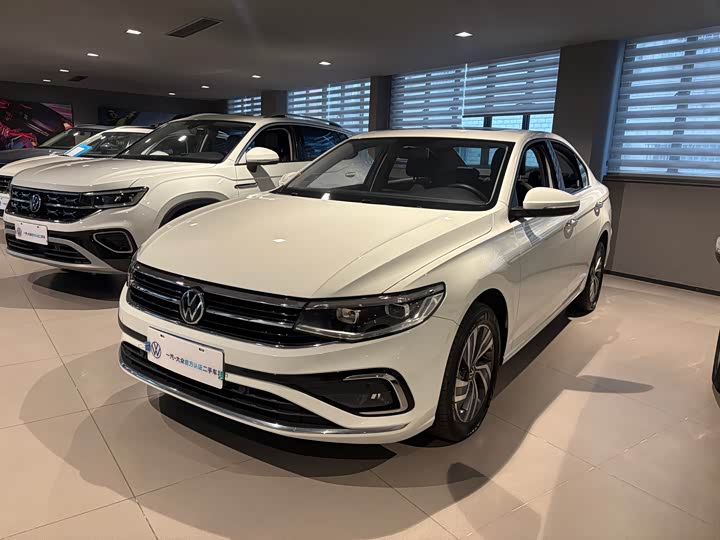 Фото 1 - Volkswagen Bora