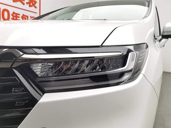 Фото 7 - Honda Odyssey