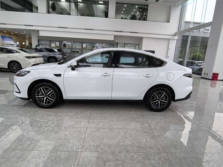 Фото 7 - BYD Seal 05 DM-i Hybrid