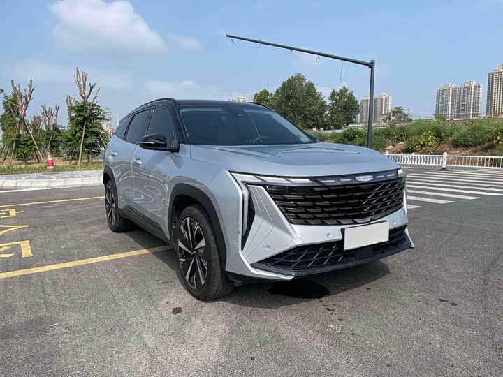 Фото 3 - Geely Atlas L