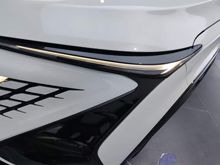 Фото 5 - Changan UNI-T