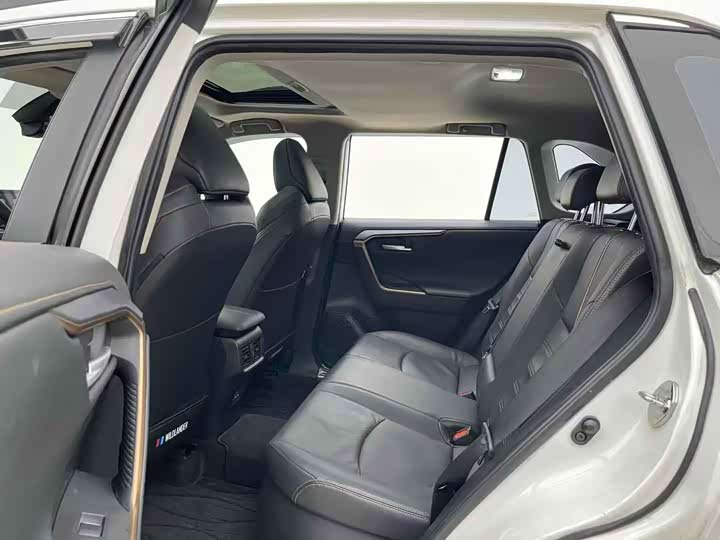 Фото 5 - Toyota Wildlander