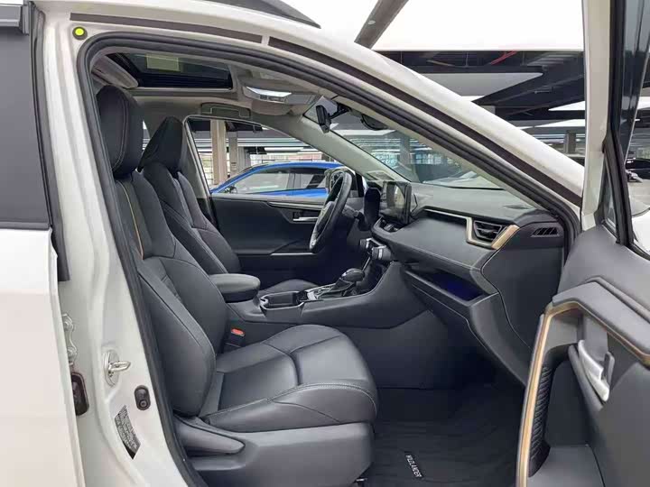 Фото 6 - Toyota Wildlander