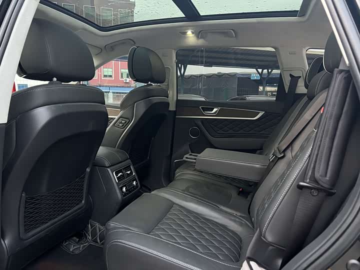 Photo 8 - Hongqi HS7