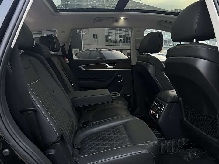 Photo 9 - Hongqi HS7