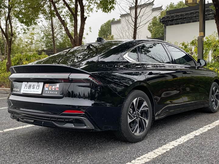 Фото 9 - Lincoln Z (Zephyr)