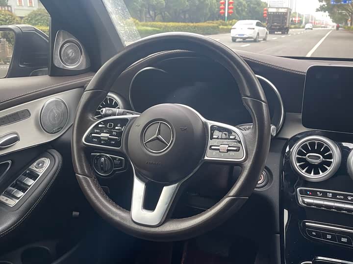 Photo 3 - Mercedes-Benz GLC-Class