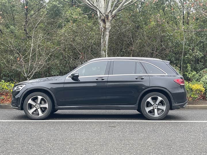 Photo 9 - Mercedes-Benz GLC-Class