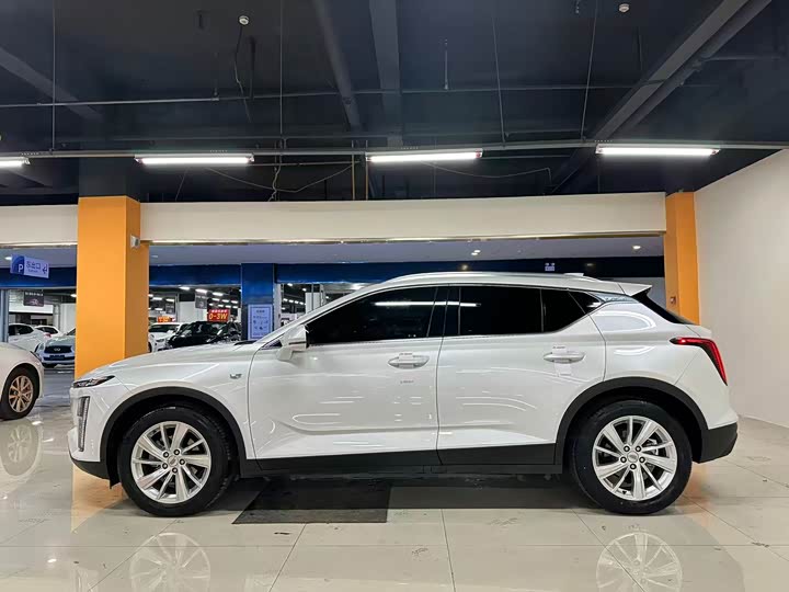 Фото 9 - Cadillac GT4