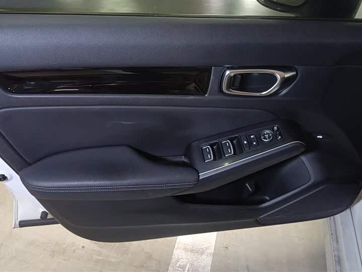 Фото 7 - Honda Civic