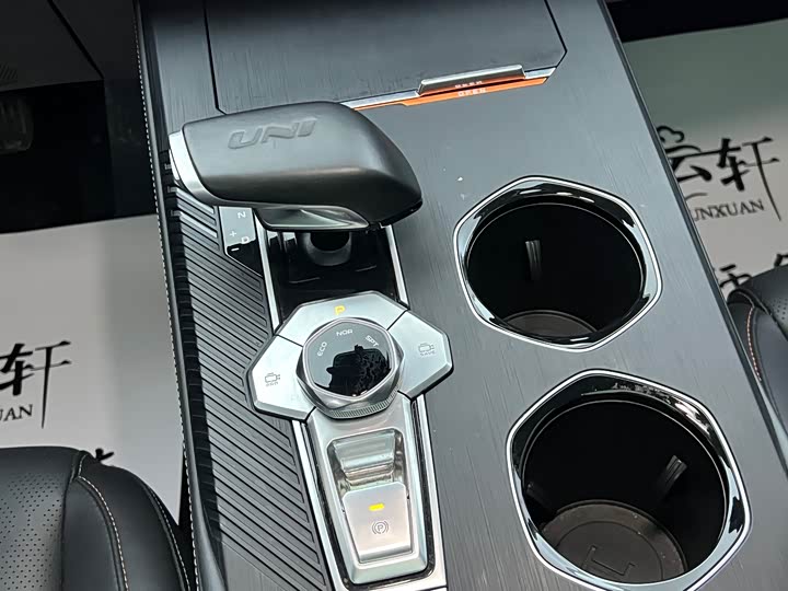 Фото 8 - Changan UNI-K