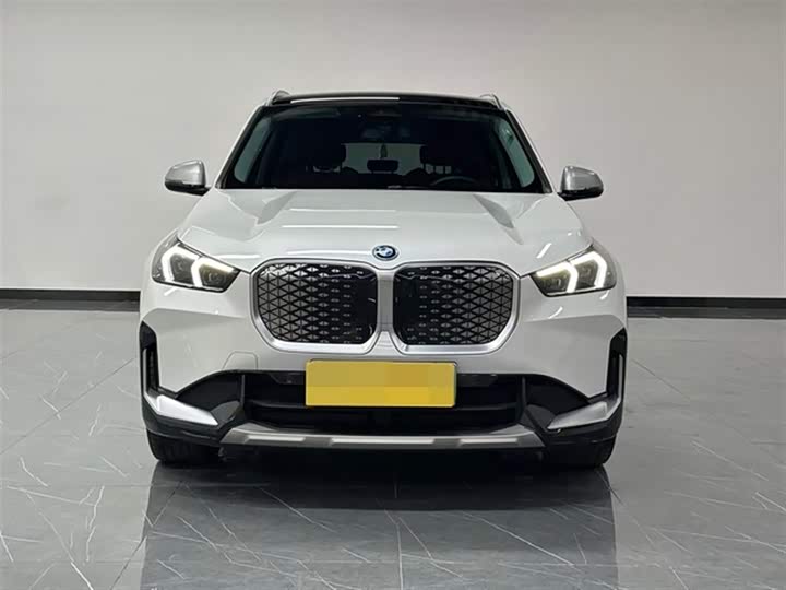 Фото 2 - BMW iX1