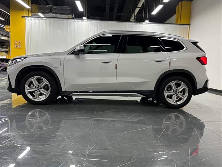 Фото 3 - BMW iX1