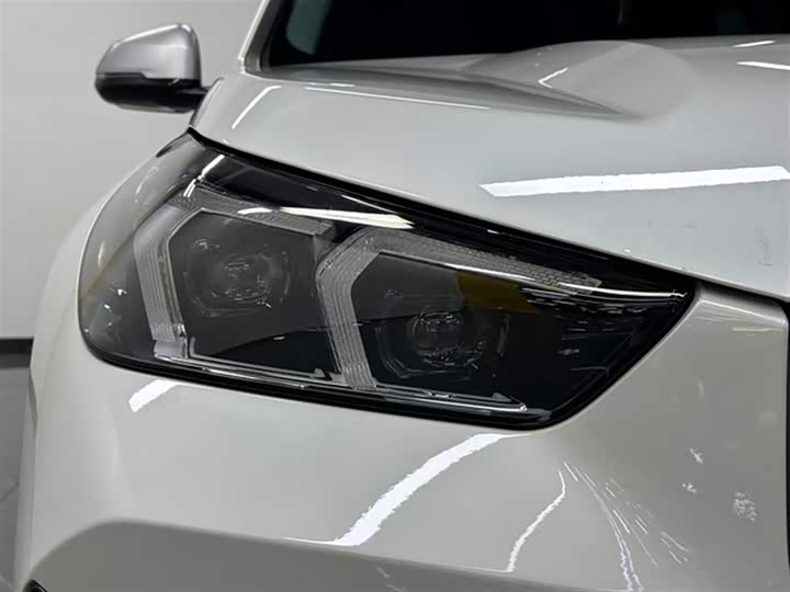 Фото 9 - BMW iX1