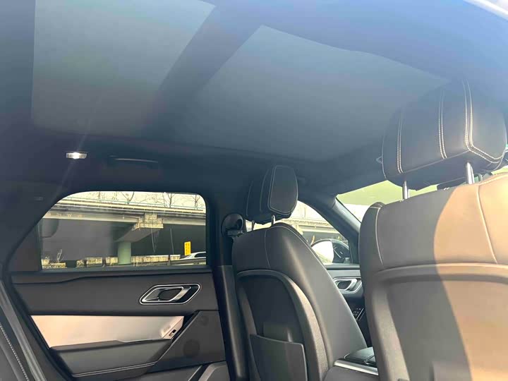 Фото 9 - Land Rover Range Rover Velar