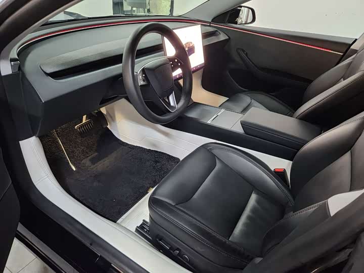 Фото 6 - Tesla Model 3