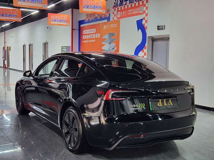 Фото 9 - Tesla Model 3