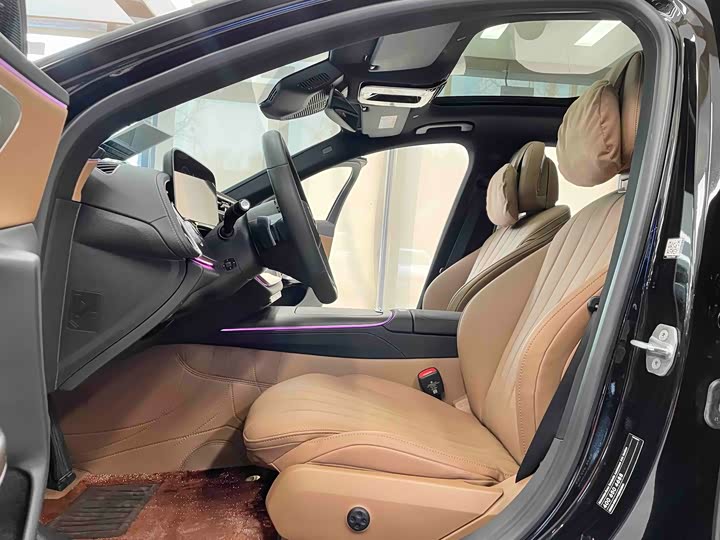 Photo 4 - Mercedes-Benz E-Class