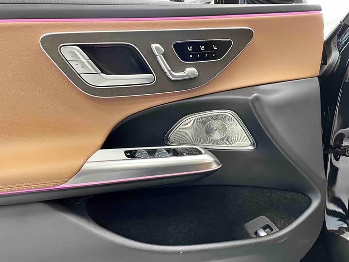 Photo 6 - Mercedes-Benz E-Class