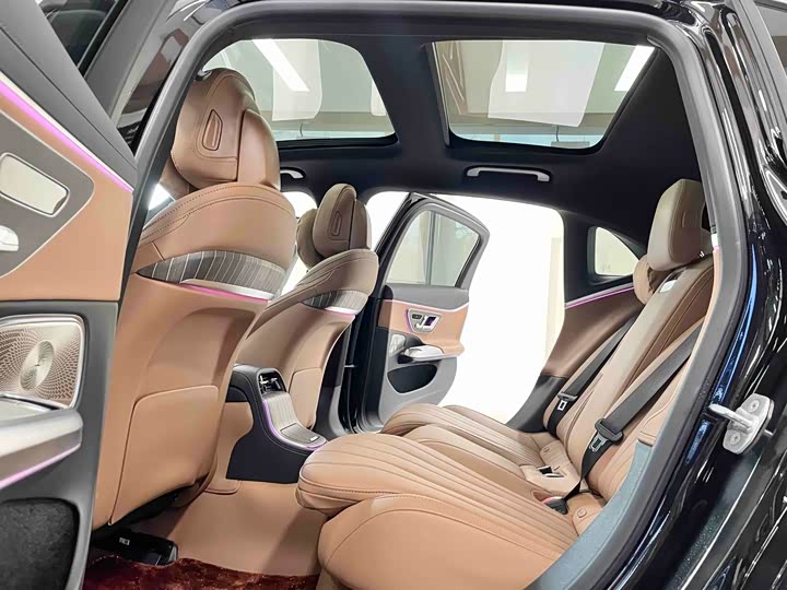 Photo 7 - Mercedes-Benz E-Class