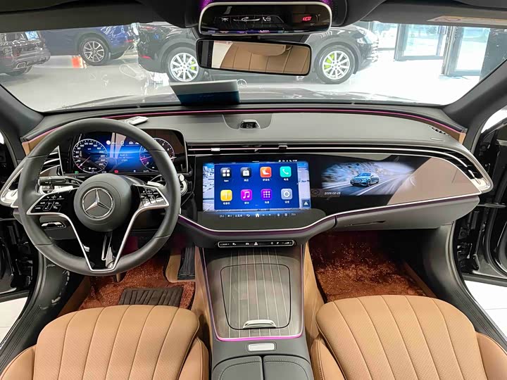 Photo 9 - Mercedes-Benz E-Class