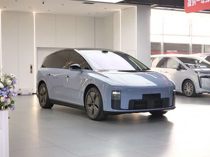 Фото 2 - LiXiang i8