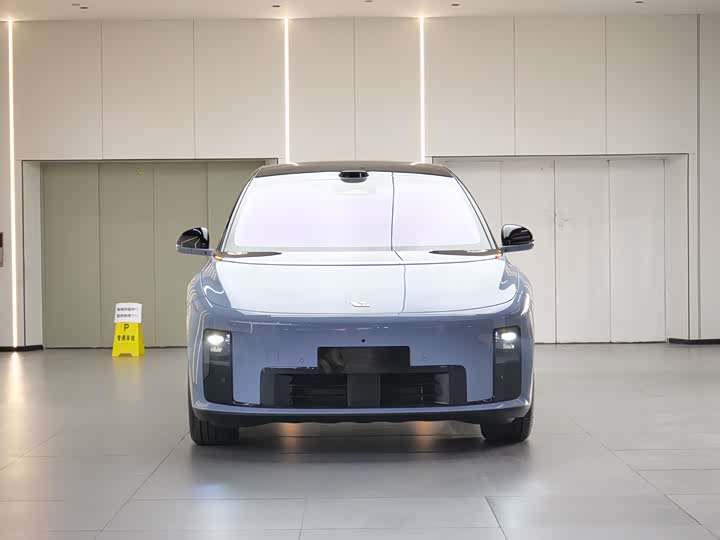 Фото 3 - LiXiang i8