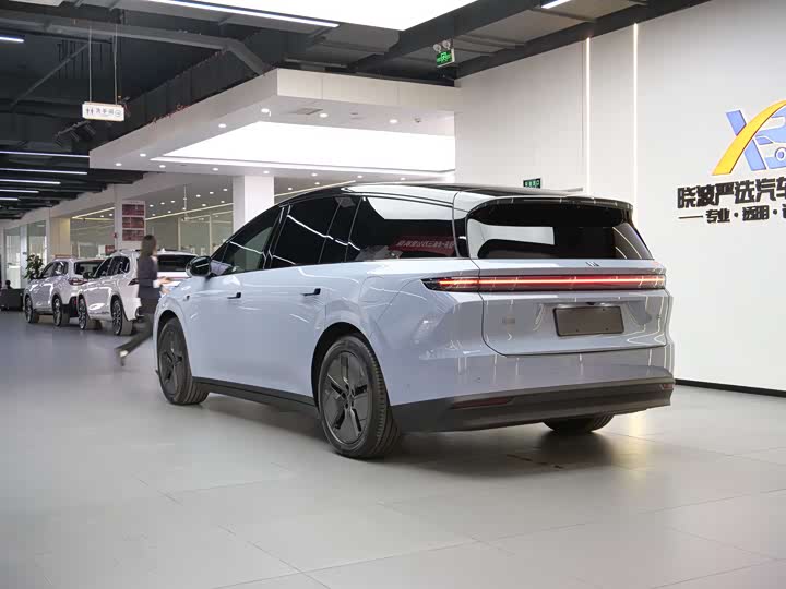 Фото 5 - LiXiang i8