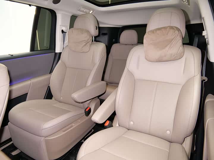 Фото 7 - LiXiang i8