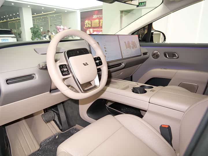 Фото 8 - LiXiang i8