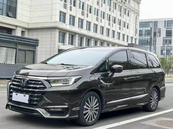 Фото 2 - Honda Elysion