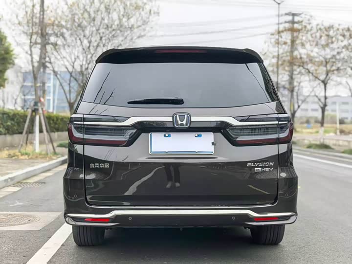 Фото 4 - Honda Elysion