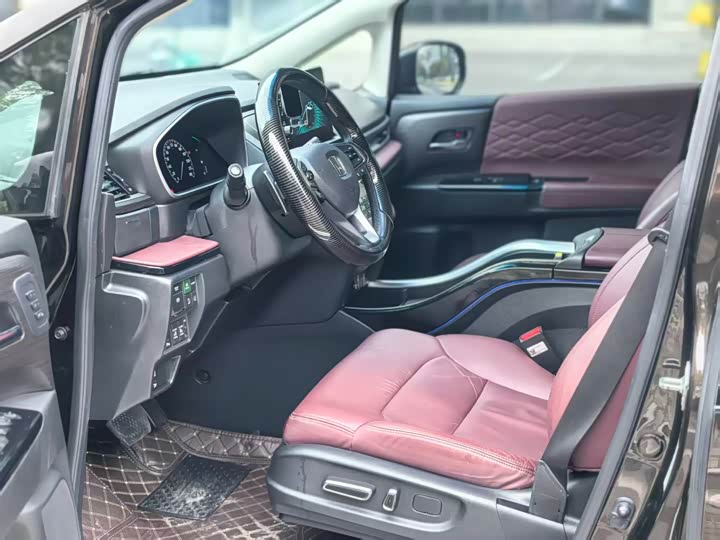 Фото 8 - Honda Elysion