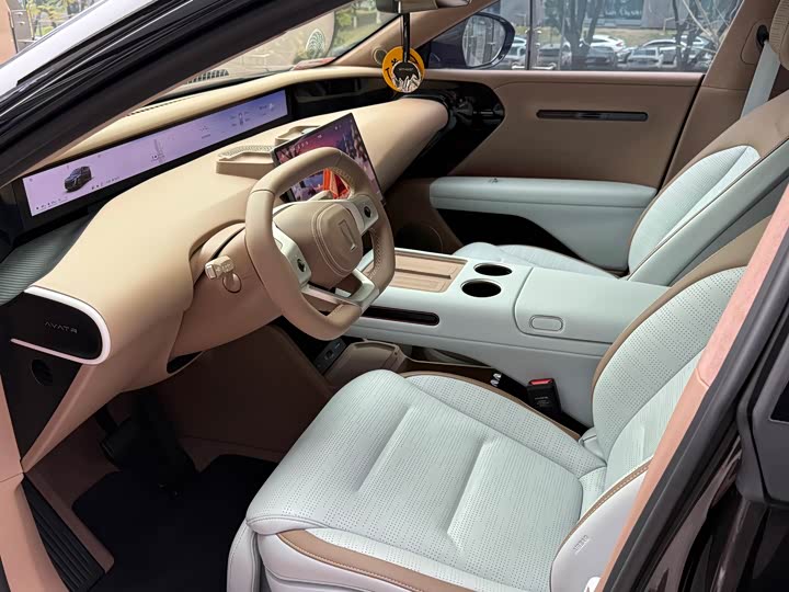 Фото 8 - Avatr 07