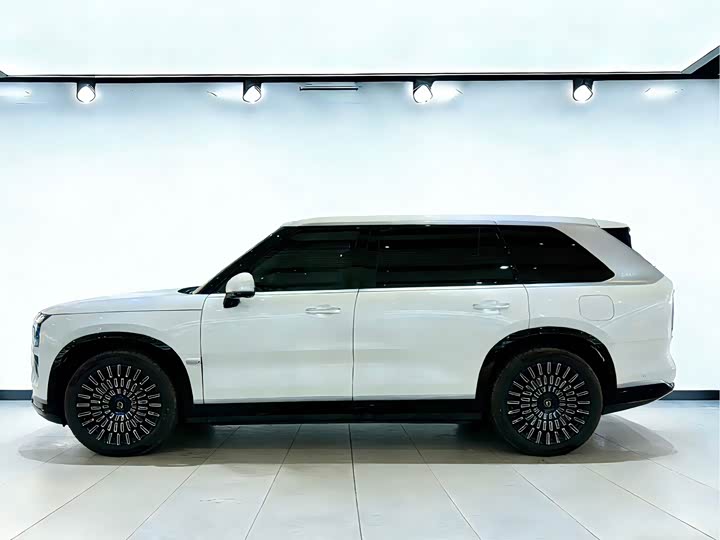 Фото 7 - Zeekr 9X