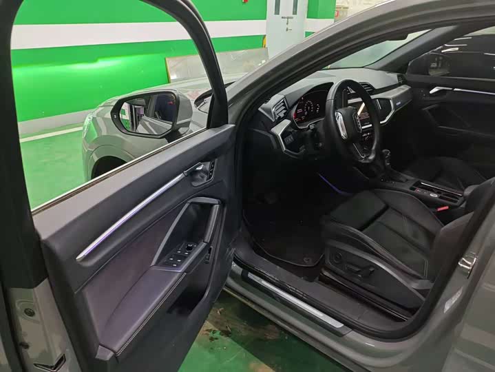 Фото 4 - Audi Q3