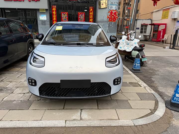 Фото 2 - GAC Aion UT