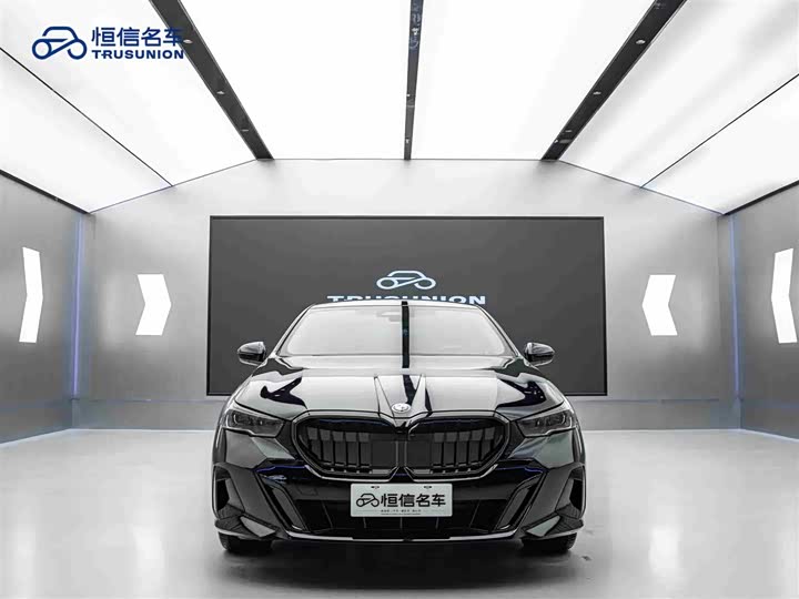 Фото 3 - BMW 5 Series