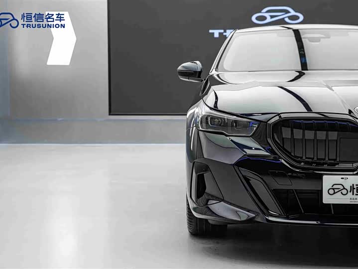 Фото 8 - BMW 5 Series