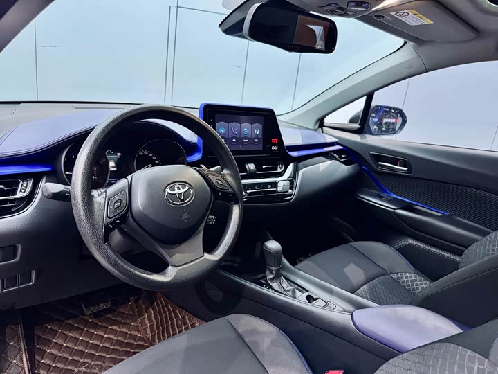 Photo 8 - Toyota C-HR